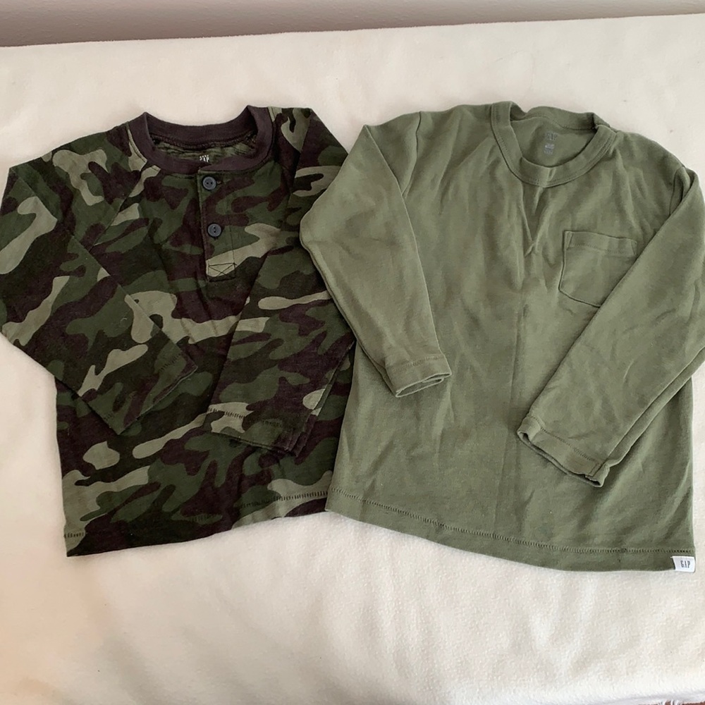 Boys GAP long sleeve shirts